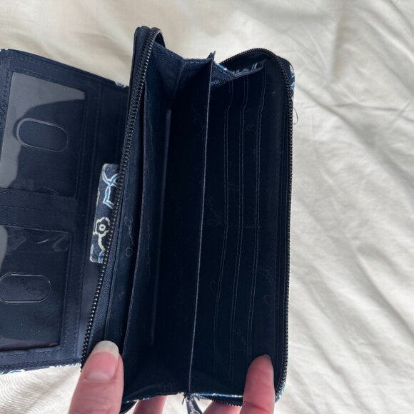 Vera Bradley Turn Lock Wallet Bandana Blue​ - Picture 7 of 7